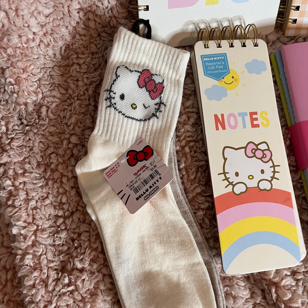 Hello kitty bundle - Picture 3 of 6